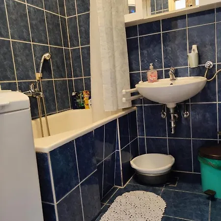Apartment Lara *